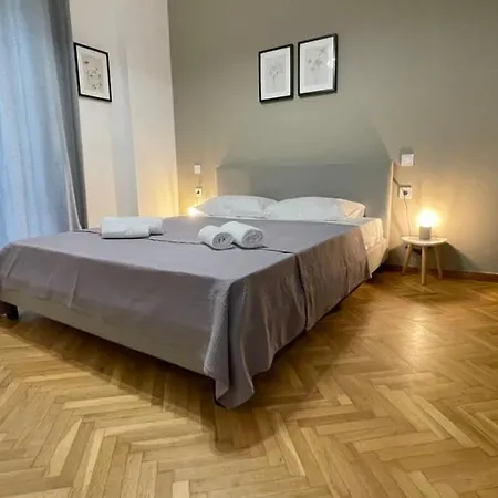 Apartment Stylish Spacious Apt At The Centre Of Monastiraki Athens