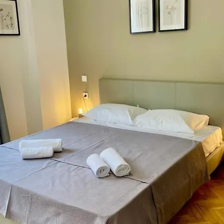 Apartment Stylish Spacious Apt At The Centre Of Monastiraki Athens
