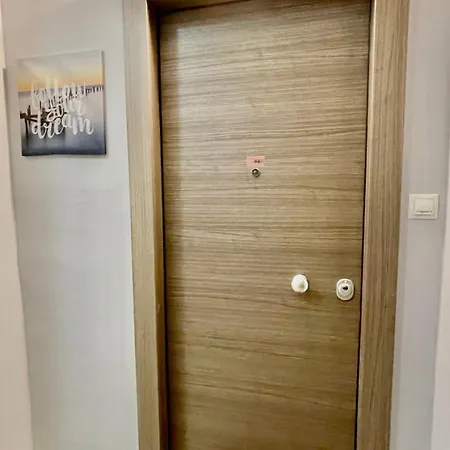 Stylish Spacious Apt At The Centre Of Monastiraki Athens